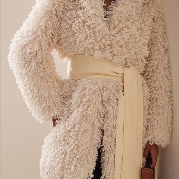 STAUD Lydie Belted Faux Fur coat in Ivory size M - Picture 2 of 5
